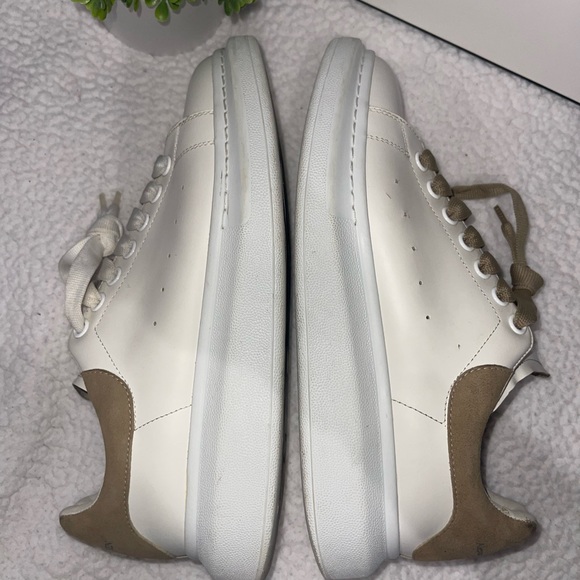 Alexander McQueen Sneakers - Picture 4 of 11